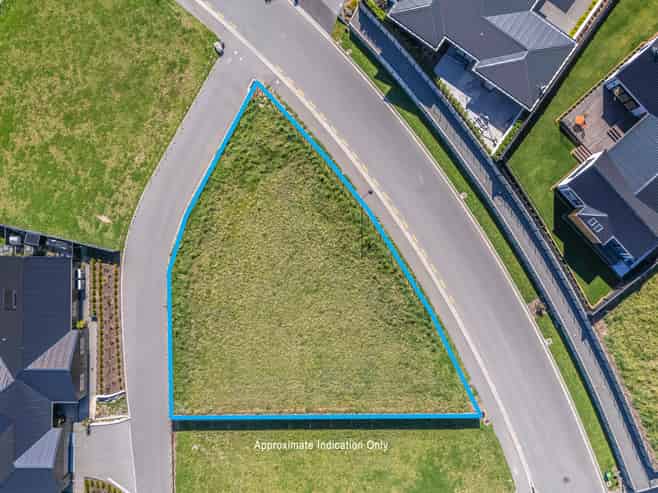 24 Carex Rise, Cracroft