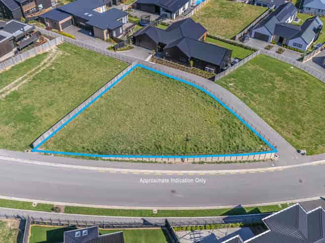 24 Carex Rise, Cracroft