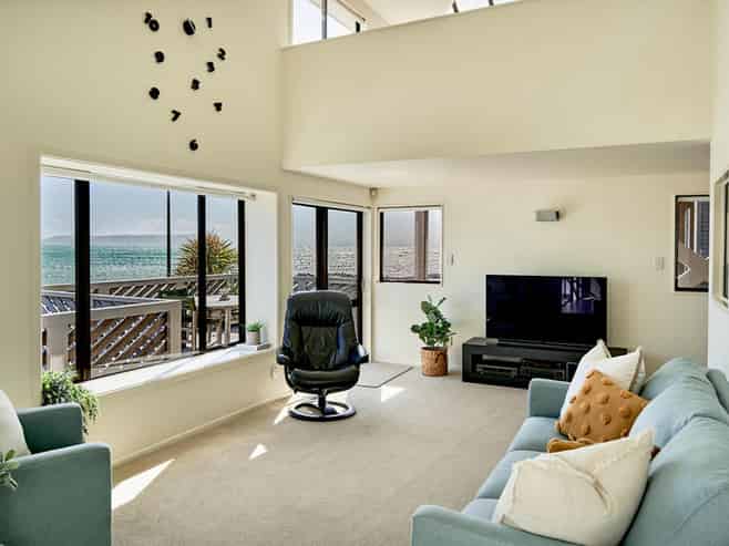 19 Moana Road, Plimmerton