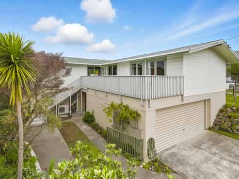 13 Grange Park Avenue, Raumati South