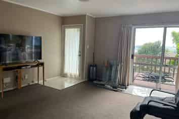 2/23 Santiago Cres, Unsworth Heights