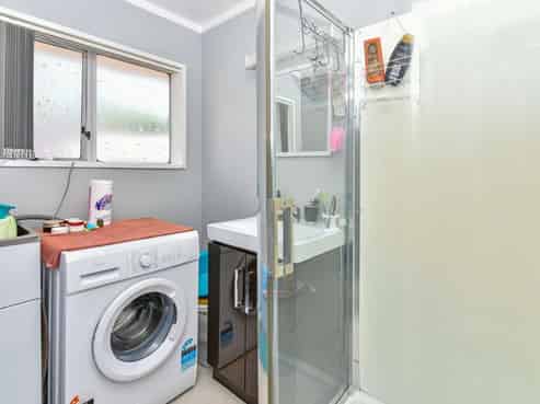 2/49A Landon Avenue, Mangere East