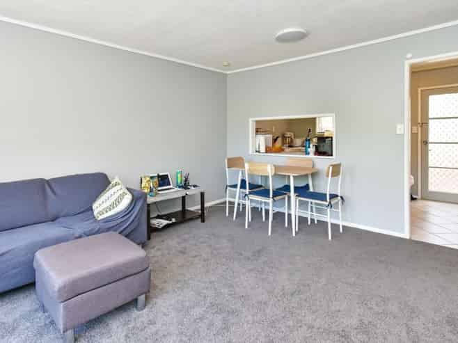 2/49A Landon Avenue, Mangere East