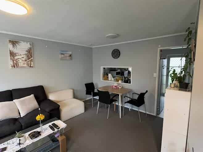 2/49A Landon Avenue, Mangere East