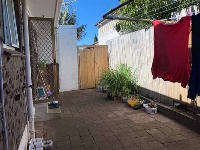 2/49A Landon Avenue, Mangere East