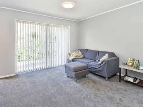 2/49A Landon Avenue, Mangere East