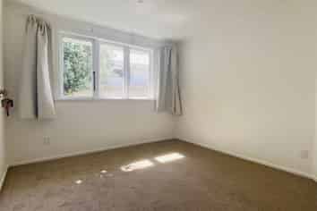 30 Haughey Ave, Hillsborough