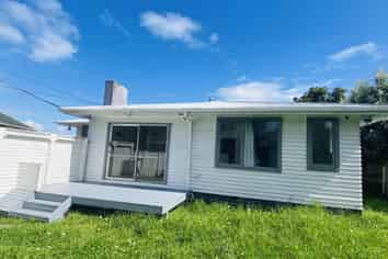 30 Haughey Ave, Hillsborough