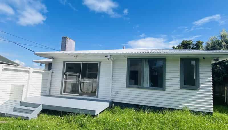 30 Haughey Ave, Hillsborough