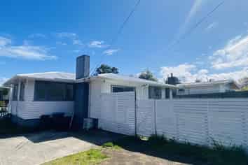 30 Haughey Ave, Hillsborough