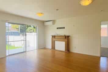 30 Haughey Ave, Hillsborough