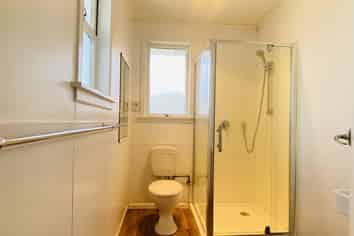 30 Haughey Ave, Hillsborough