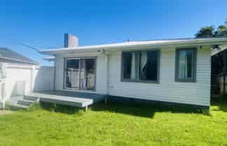 30 Haughey Ave, Hillsborough