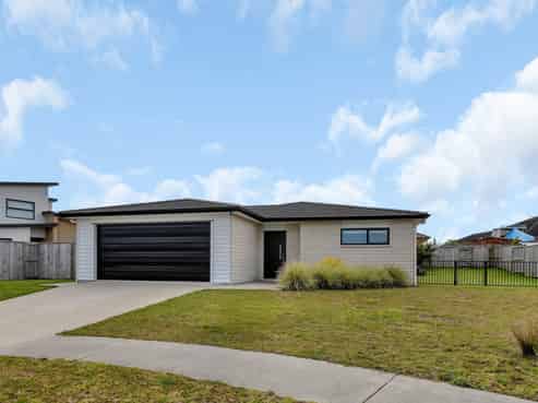 13 Olney Court, One Tree Point