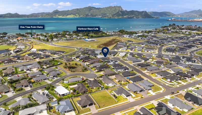 13 Olney Court, One Tree Point