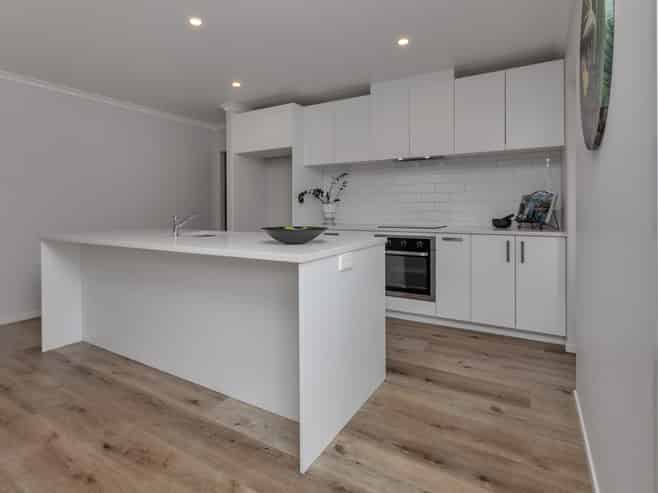 13 Olney Court, One Tree Point