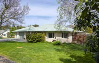 6 Parkview Place, Riverdale