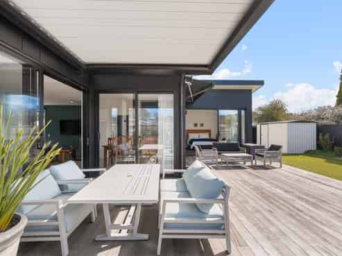 121 Charleston Avenue, Whangamata