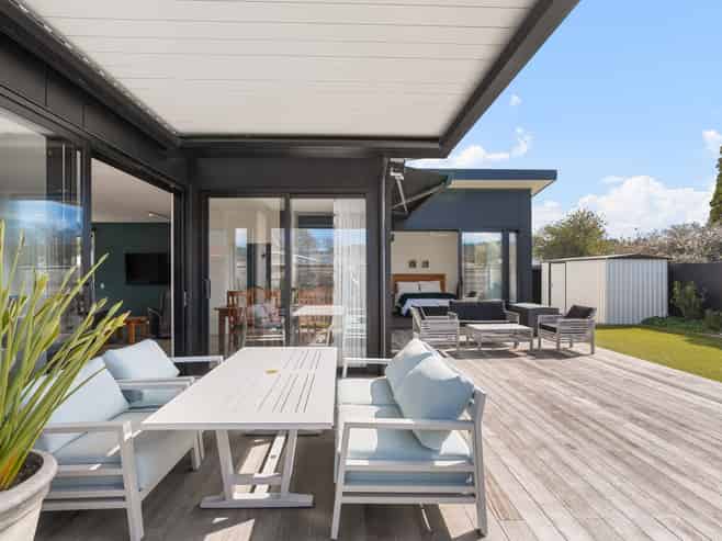121 Charleston Avenue, Whangamata