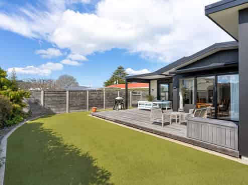 121 Charleston Avenue, Whangamata