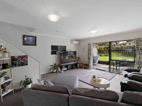 1/11 Robins Road, Judea