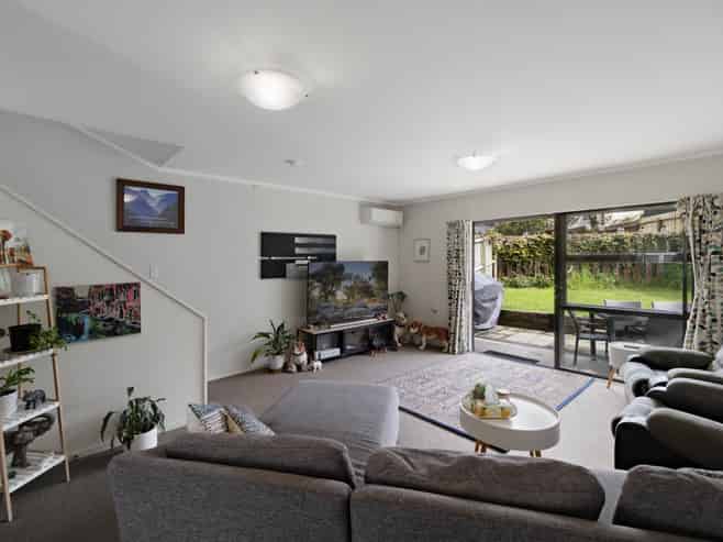 1/11 Robins Road, Judea
