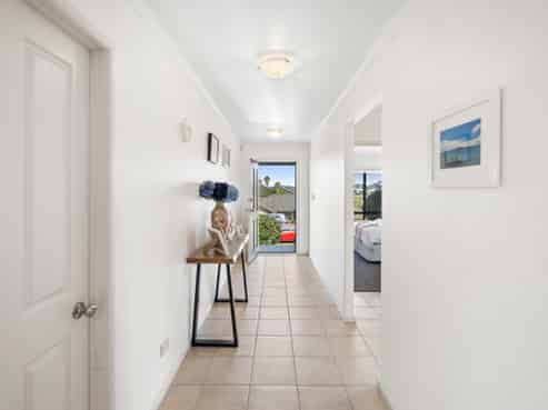 22 Tauranga Place, Orewa