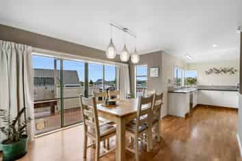 8B Anne Road, Bellevue