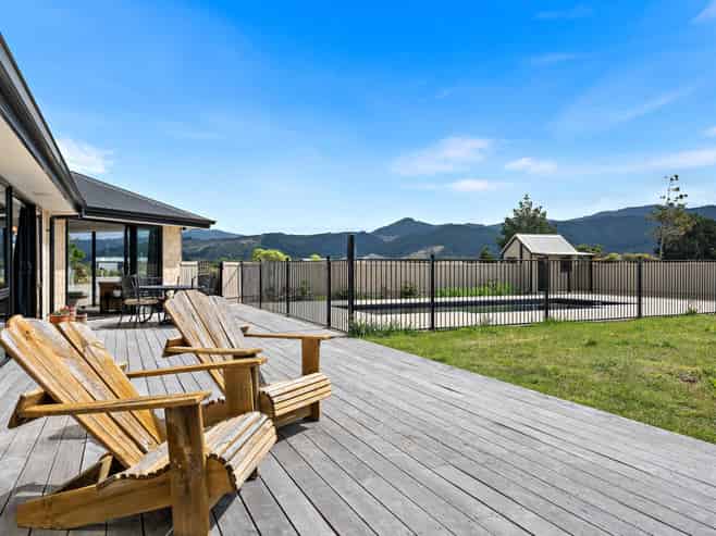 37 Ocean View Crescent, Rarangi