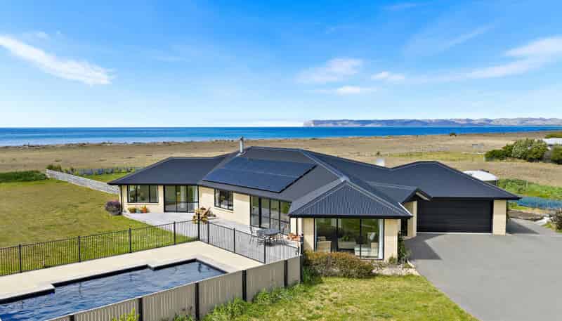 37 Ocean View Crescent, Rarangi