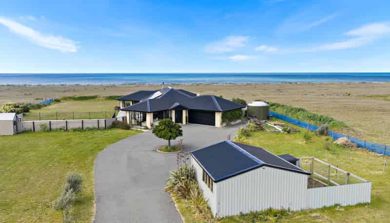 37 Ocean View Crescent, Rarangi