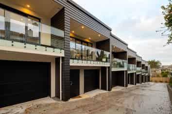 3/143 Clarence Street, Hamilton Lake