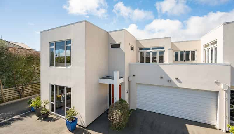 5 Monro Way, The Wood