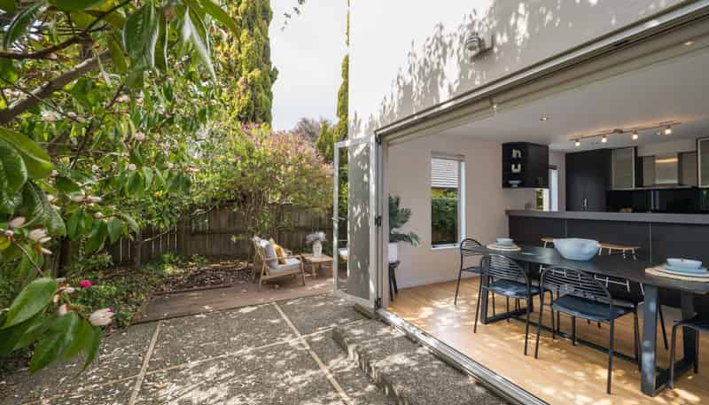 5 Monro Way, The Wood