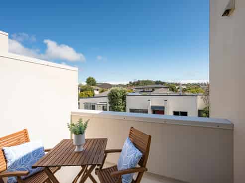 5 Monro Way, The Wood