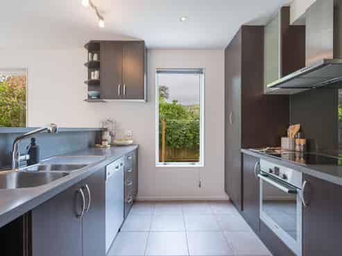 5 Monro Way, The Wood