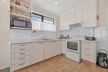 38 Frensham Crescent, Woolston