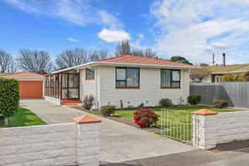 38 Frensham Crescent, Woolston