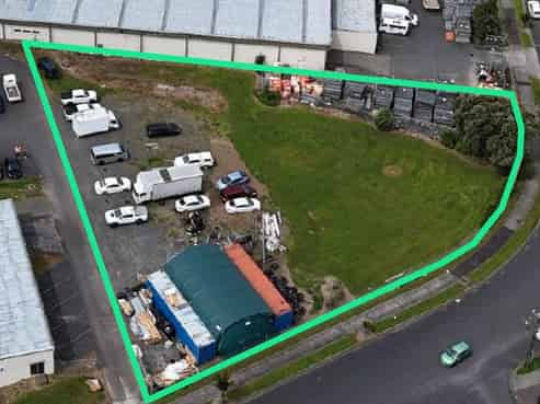 CBRE | Secure Yard Available Now