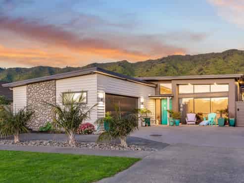 80 Waipunahau Road, Waikanae