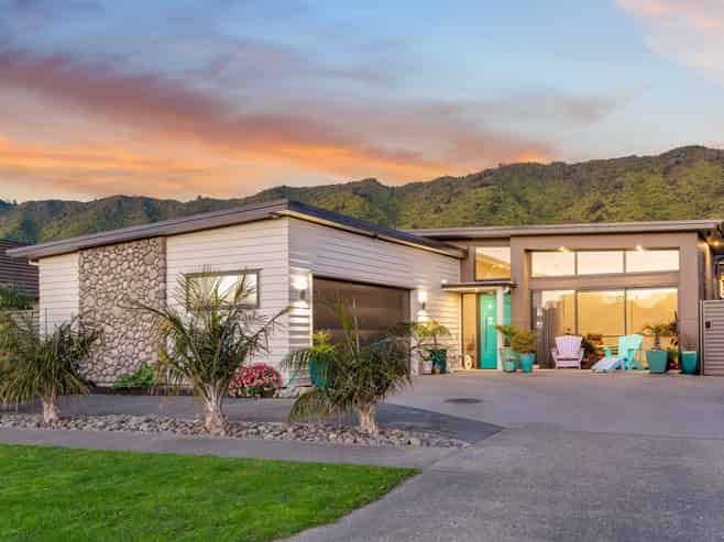 80 Waipunahau Road, Waikanae