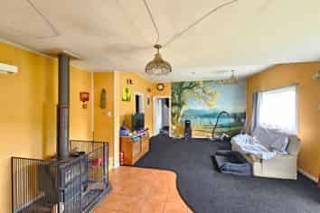 688 Taylorville Road, Taylorville
