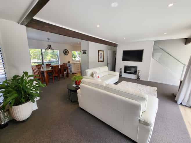 54 Power Road, Karoro