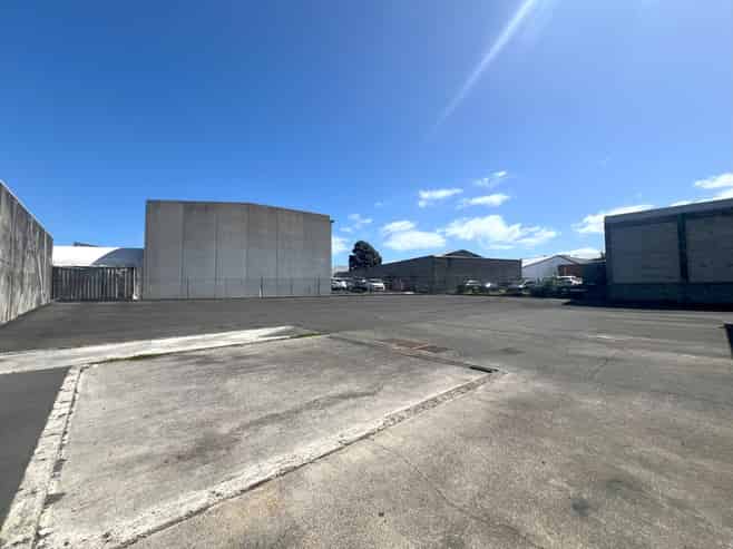 1,600sqm Penrose Yard + Warehouse
