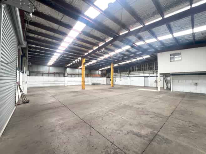 1,600sqm Penrose Yard + Warehouse