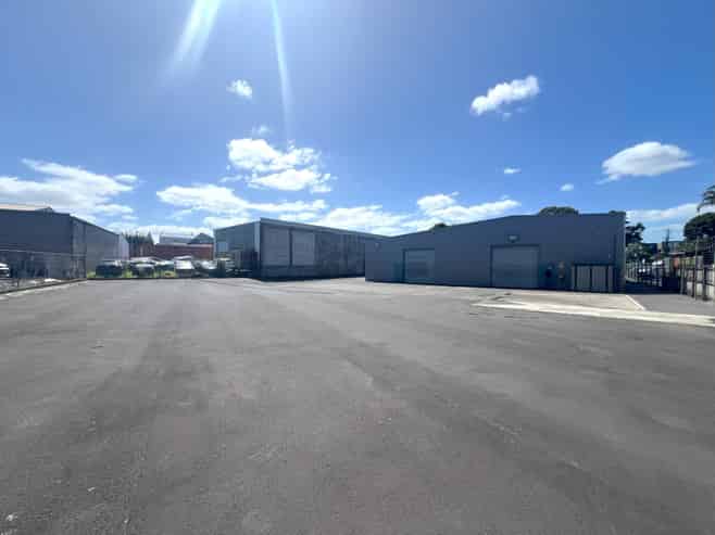 1,600sqm Penrose Yard + Warehouse
