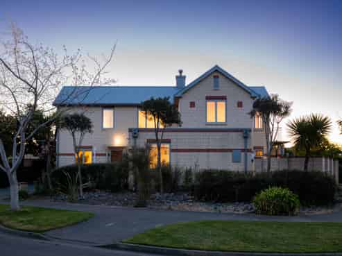 2 Waterford Avenue, Northwood