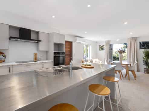 2 Waterford Avenue, Northwood