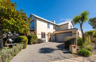 2 Waterford Avenue, Northwood