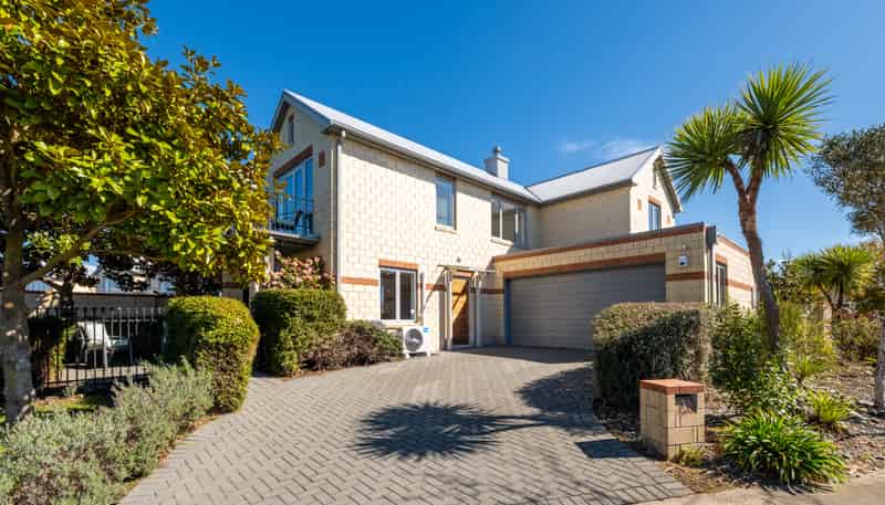 2 Waterford Avenue, Northwood